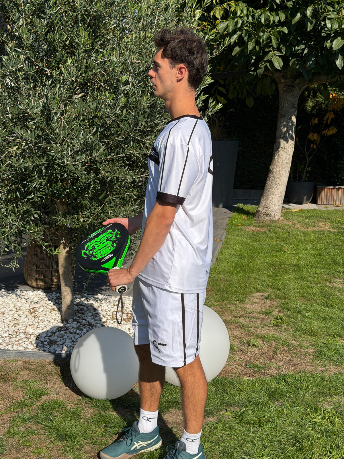 T-shirt Advanced – Wit met zwart racket